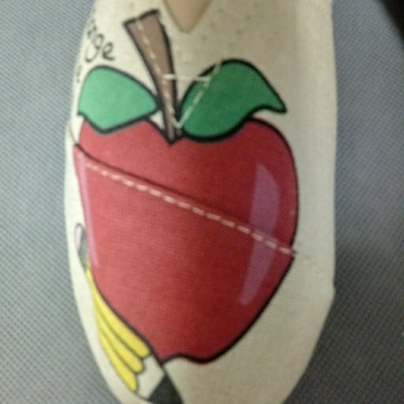 CHK Shoes - Elementary casual shoes